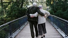 საქართველო პენსიასა და ხელფასს შორის სხვაობით მეზობლებს შორის მთავარი აუტსაიდერია - სად რამდენს იღებენ