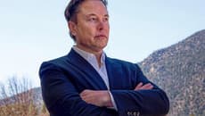 ილონ მასკი პირველი ადამიანი გახდა, რომლის ქონებამაც 600 მილიარდს გადააჭარბა