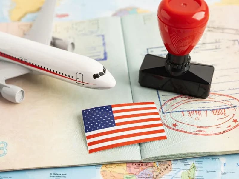 Fox News - აშშ 75 ქვეყნის მოქალაქეებისთვის შეაჩერებს ვიზების გაცემას, მათ შორის რუსებისთვის