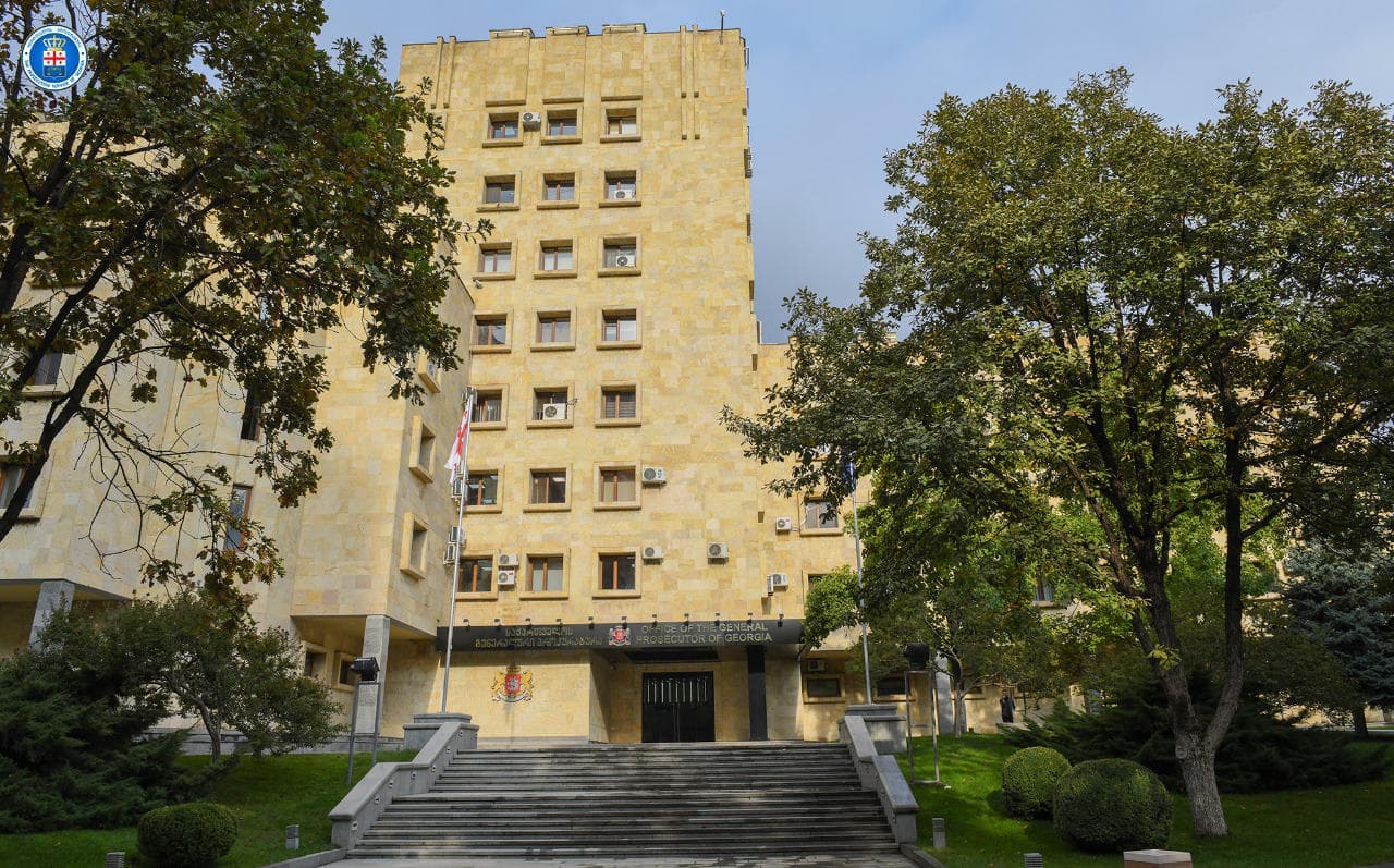 პროკურატურამ განსაკუთრებით დიდი ოდენობით ნარკოტიკული საშუალების უკანონო შეძენა, შენახვის ფაქტზე ერთ პირს ბრალდება წარუდგინა