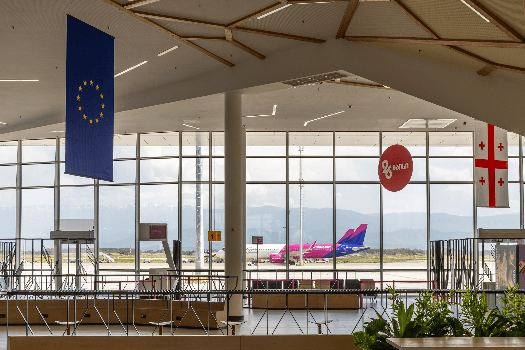 ევროკომისიის ანგარიში: საქართველომ შესაძლოა „მთლიანად“ დაკარგოს უვიზო რეჟიმის სტატუსი