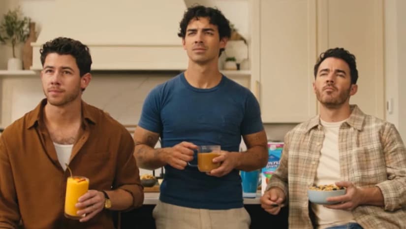 რეკლამაში Jonas Brothers-ს AI სასაცილოდაც არ ჰყოფნის