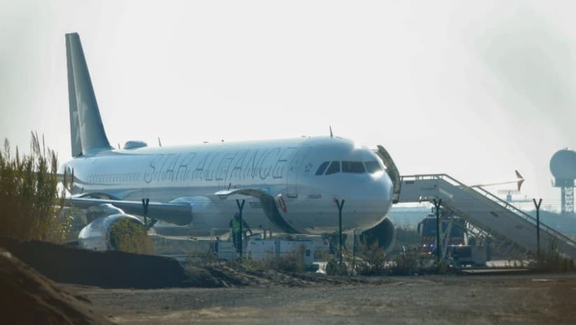 მგზავრის ხუმრობის გამო, ბარსელონის აეროპორტში თვითმფრინავი ავარიულად დაეშვა