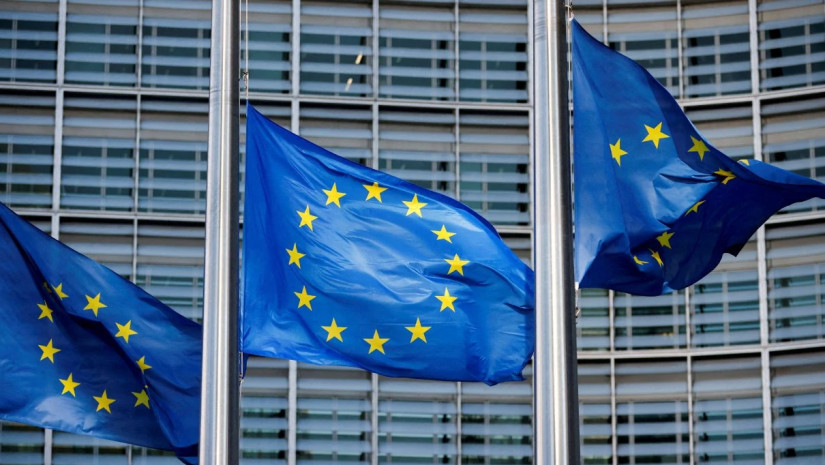 ტარიფებზე ტრამპის მუქარის გამო EU აშშ-სთან სავაჭრო შეთანხმების შეჩერებას გეგმავს - Bloomberg