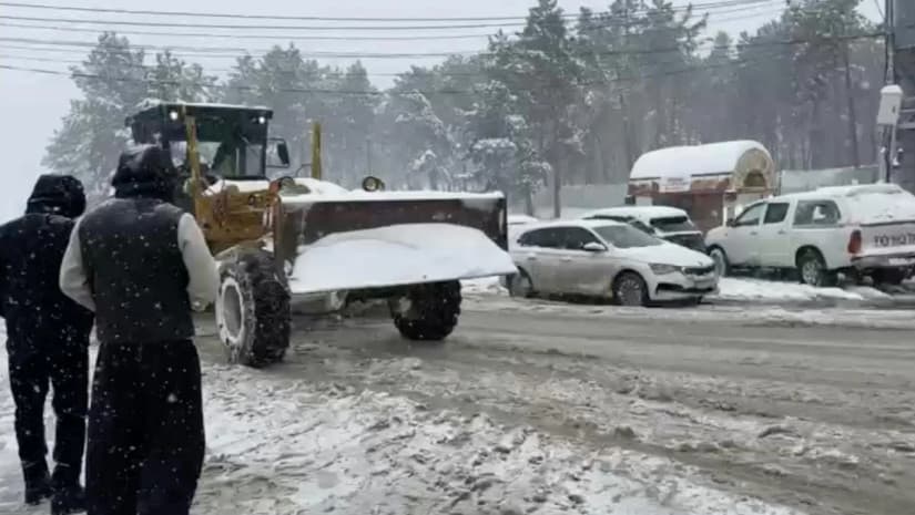 ცენტრალური ქუჩები ყველგან გაწმენდილია. შიდა გზებზე და ჩიხებში მოგვიანებით დავიწყებთ გაწმენდით სამუშაოებს - კახა კალაძე