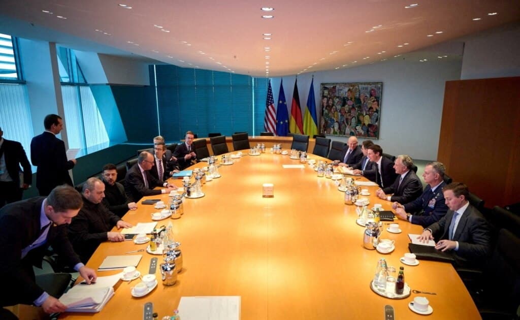 ბერლინში დასრულდა უკრაინისა და აშშ-ის დელეგაციებს შორის მოლაპარაკებების მორიგი რაუნდი