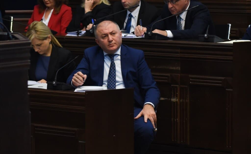 ლილუაშვილის ქოლ-ცენტრებთან დაკავშირებული ბრალი - როგორ უჩივლა მან "მთავარ არხსა“ და „ფორმულას“