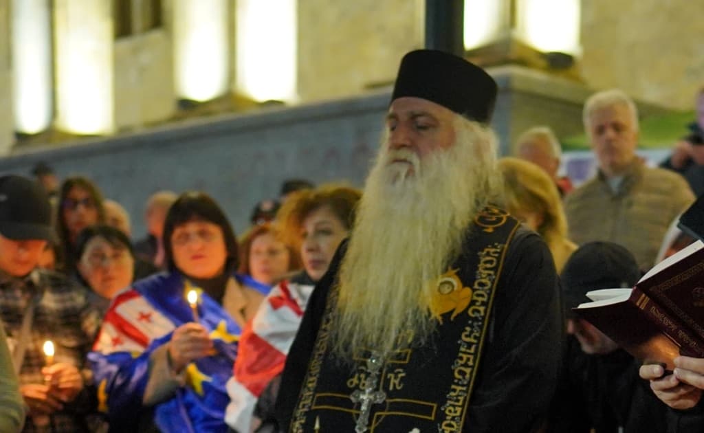 არქიმანდრიტ დოროთეს მღვდელმსახურებაც შეუჩერეს