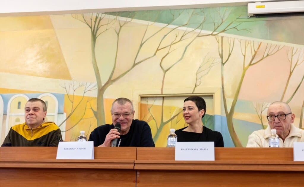 ბელარუსში გათავისუფლებულმა პოლიტპატიმრებმა უკრაინაში პრესკონფერენცია გამართეს