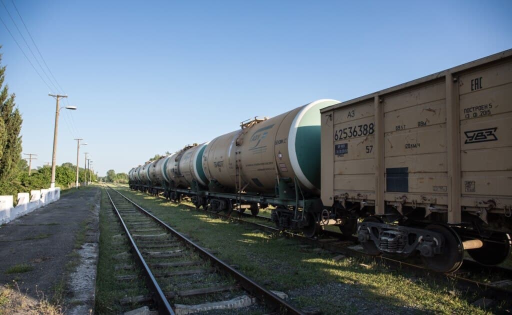 აზერბაიჯანმა სომხეთს 22 ცისტერნა ბენზინი მიაწოდა საქართველოს გავლით