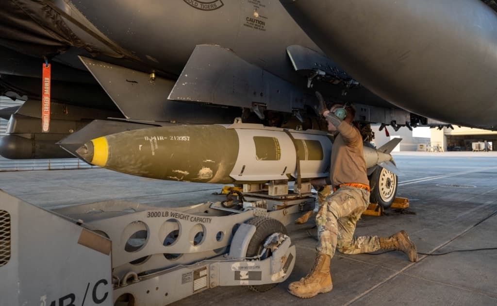 აშშ-ის სამხედრო ძალებმა სირიაში „ისლამური სახელმწიფოს“ ათობით სამიზნე დაბომბეს