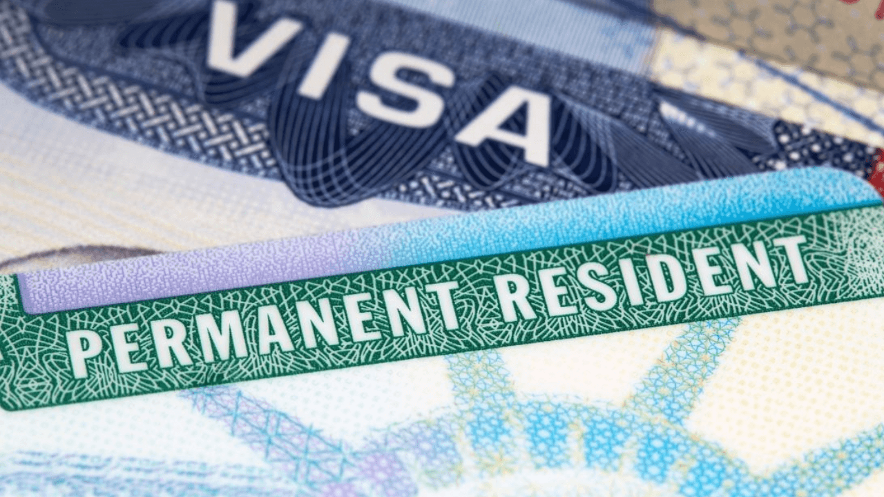 აშშ,  ბრაუნის უნივერსიტეტში მომხდარი სროლის შემდეგ, მწვანე ბარათის ლატარიას აჩერებს