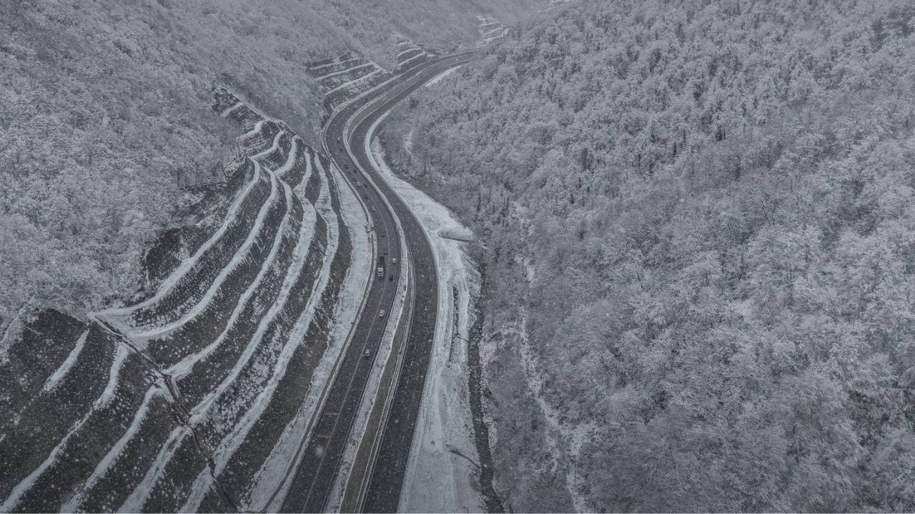 თოვლის გამო, საქართველოს მასშტაბით გზებზე შეზღუდვებია