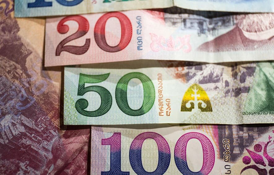 Bloomberg-ზე ერთი დოლარი 2.6962 ლარად ივაჭრება