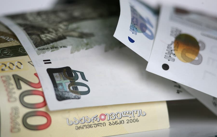 აშშ დოლარის ოფიციალური ღირებულება 2.6968 ლარი გახდა