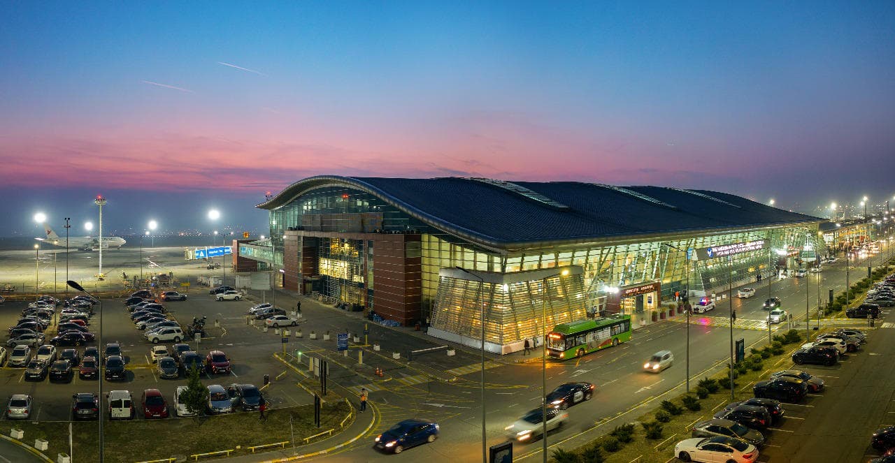 სამინისტრო - Groupe ADP, რომლის მფლობელობაშიცაა „ტავ ჯორჯია", სახელმწიფოსთან შეთანხმებით, თბილისის საერთაშორისო აეროპორტის ოპერირებას მომავალი 5 წლის განმავლობაში განახლებული პირობებით გააგრძელებს