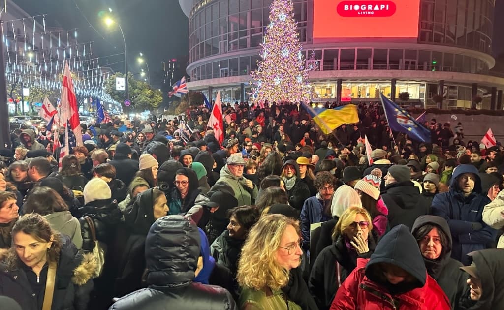 თბილისში საპროტესტო მსვლელობა იმართება