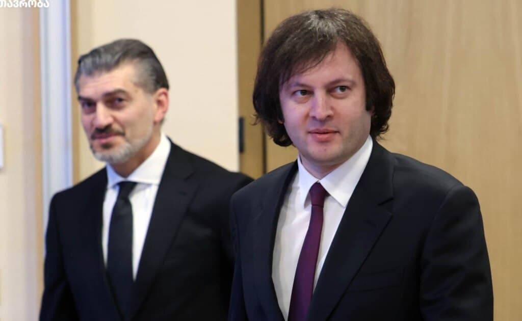 დღეიდან პენსია 20 ლარით გაიზრდება, პრემიერისა და პრეზიდენტის ხელფასი - 1400-ით