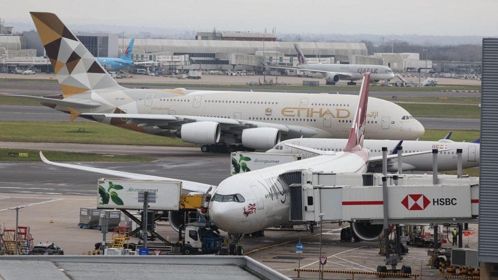 Heathrow's £49bn plan for longer third runway chosen by government