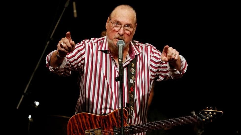 Steve Cropper, guitarist of Booker T and the MGs and Blues Brothers band, dies aged 84