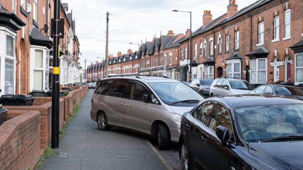 New powers for councils to fine pavement parkers
