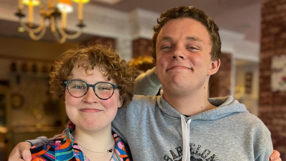 'Just bad luck': The teenage cousins living with inoperable brain tumours