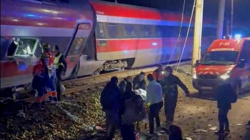 High-speed train collision in Spain kills at least 39