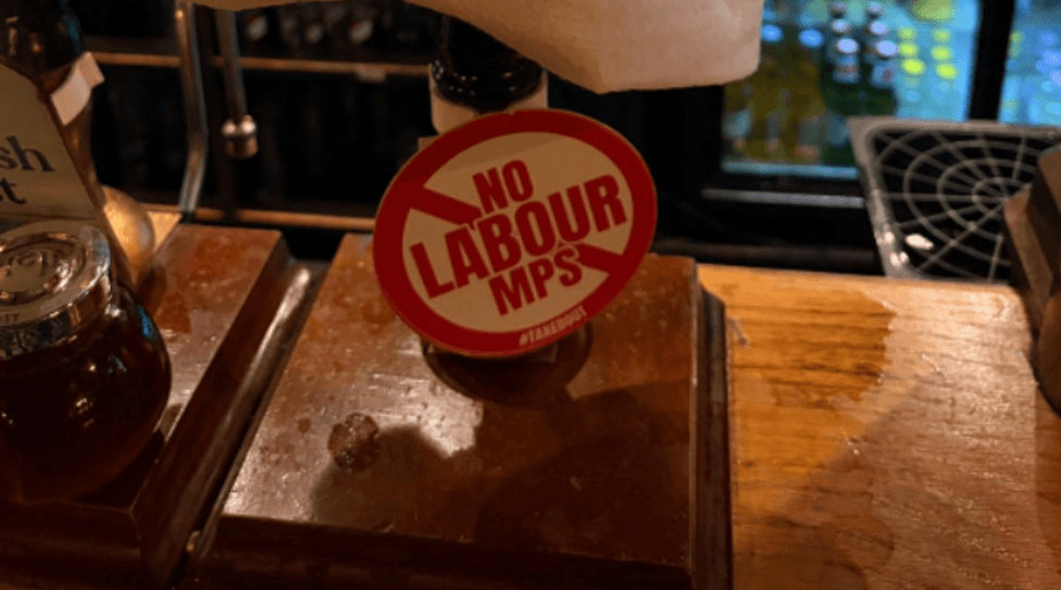 No 10 says it backs pubs as landlords bar Labour MPs in tax protest