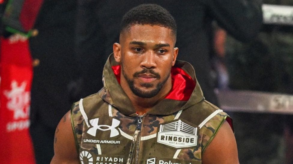 Boxer Anthony Joshua returns to gym after car crash