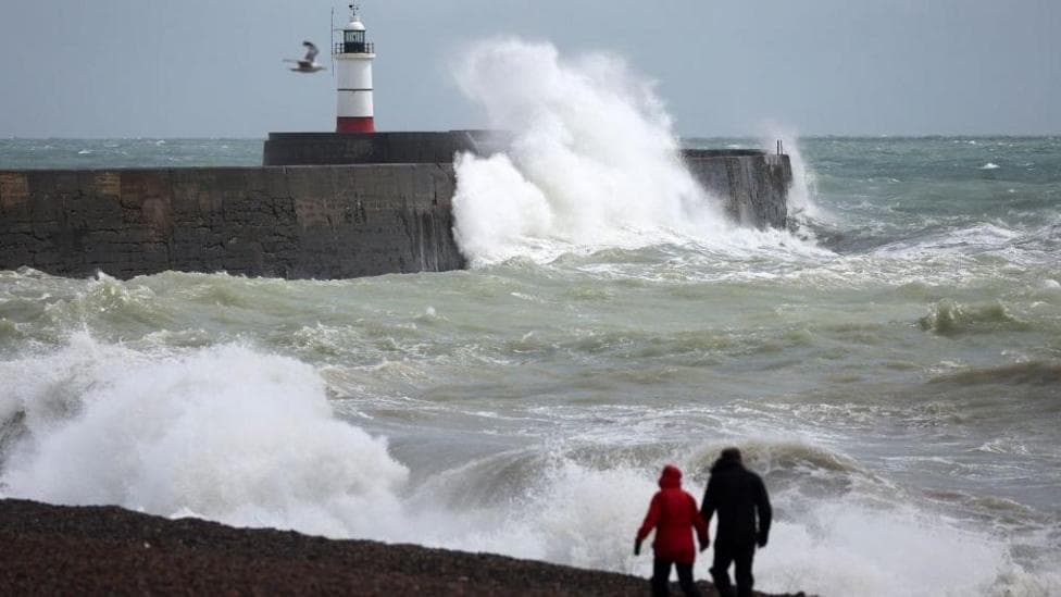 Storm Bram: Amber warning in place as wind and rain hit UK