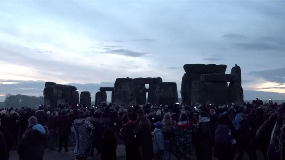 Watch: Timelapse shows winter solstice sunrise at Stonehenge