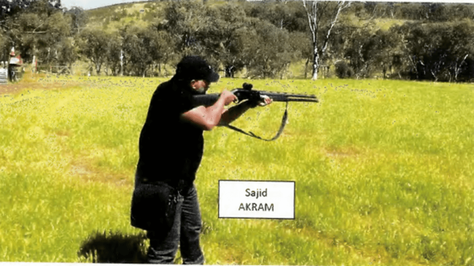 Alleged Bondi gunmen threw 'tennis ball bomb', new documents allege