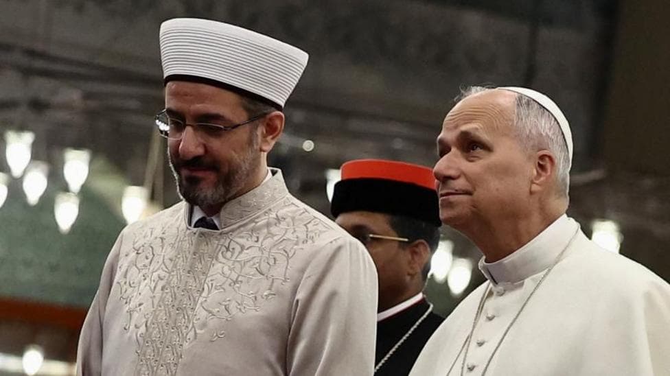 Pope Leo visits Istanbul's Blue Mosque