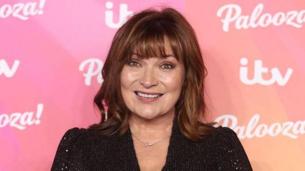 Lorraine Kelly pays tribute to father after 'shock' death