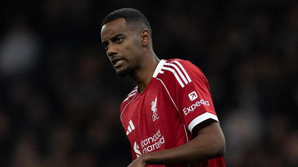 Liverpool striker Isak has surgery on broken leg