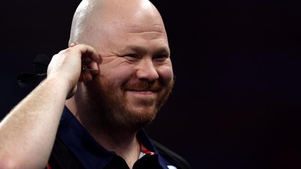 Hood beats Noppert in epic as more seeds tumble