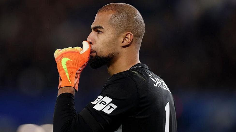 Sanchez mistakes 'on me' - Rosenior defends Chelsea keeper