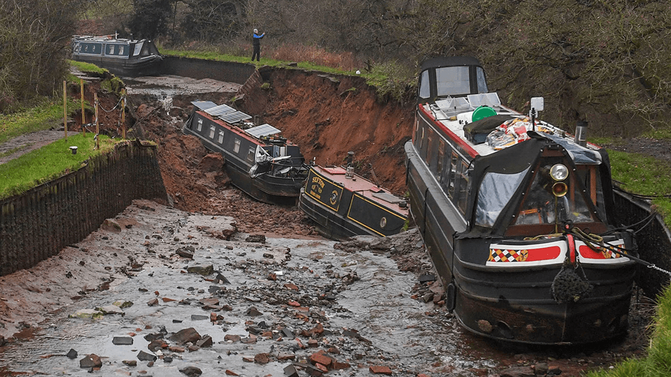 Boaters stranded for Christmas after canal collapse