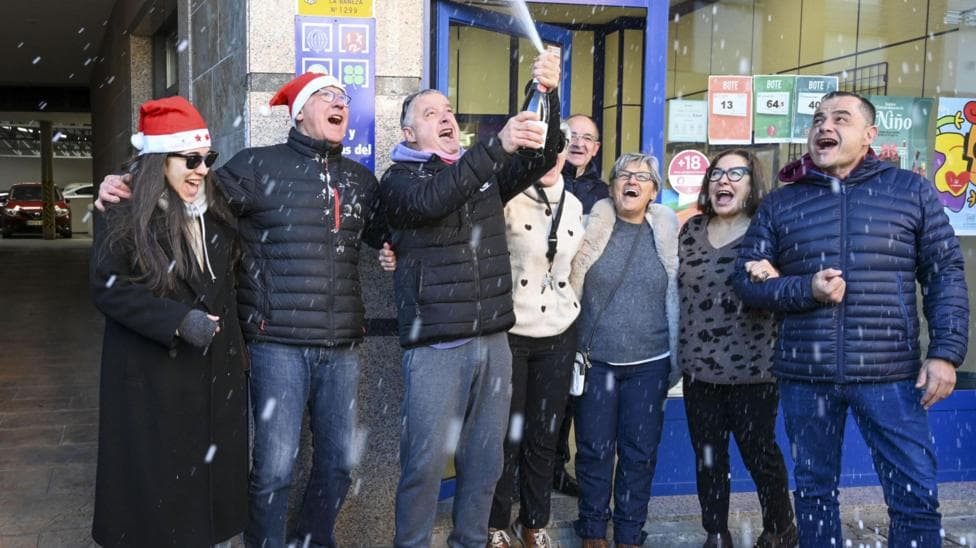 Wildfire-hit town wins €468m in Spain's Christmas lottery