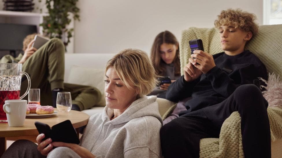Parents told to lead by example and turn off phones this Christmas