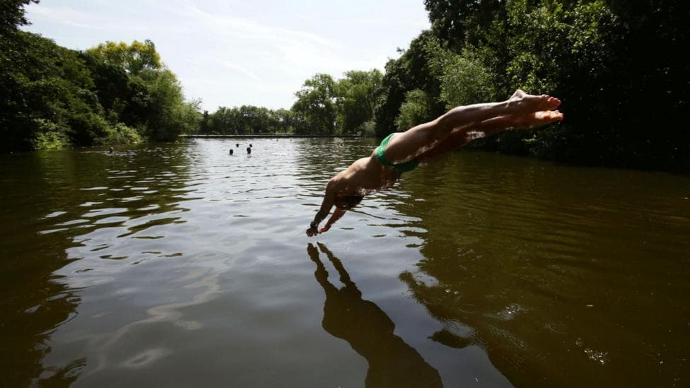 Saunas and winter swim plans for Hampstead Heath
