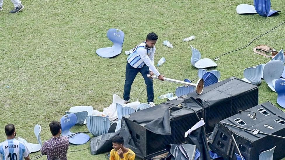 Frustrated Messi fans throw chairs and bottles at India stadium event