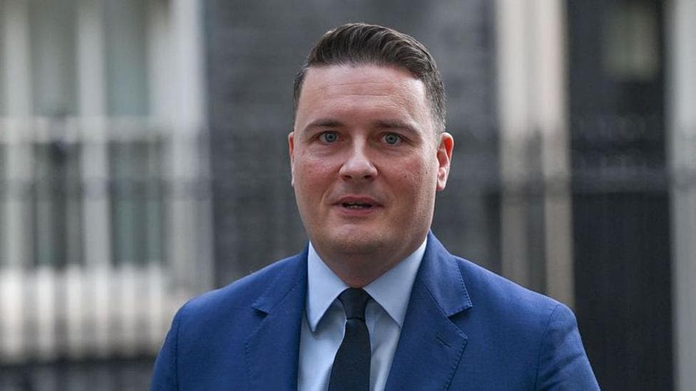 Streeting brands doctors' union 'moaning minnies' over GP online booking
