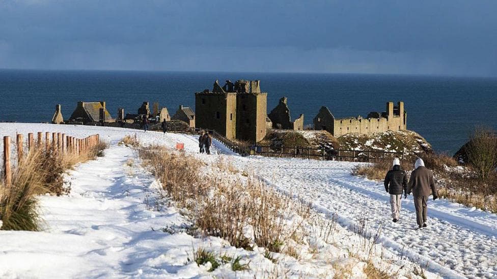 Arctic blast to start new year with snow and ice warnings