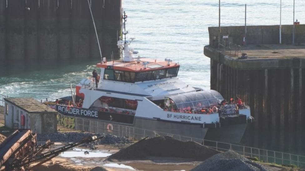 More than 700 migrants crossed Channel on Saturday