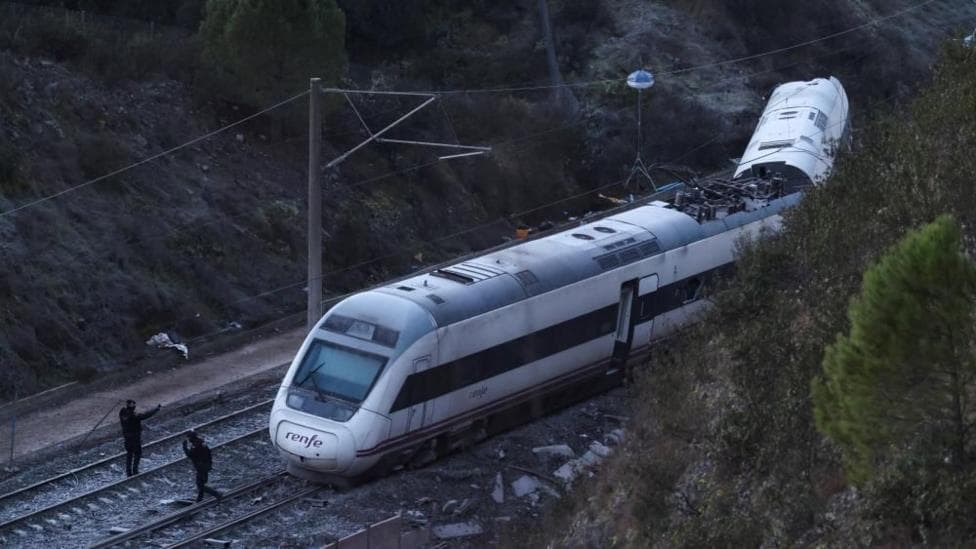 High-speed train crash in Spain kills at least 39