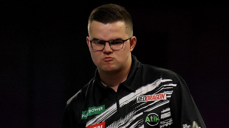 End of the Worlds for Smith but Van Veen wins through