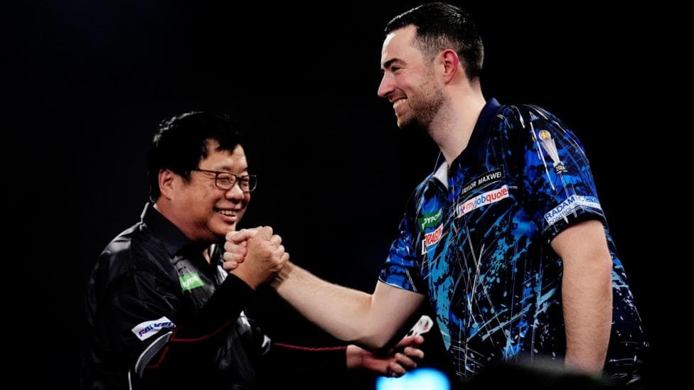 Humphries dominates Lim, 71, to reach round three