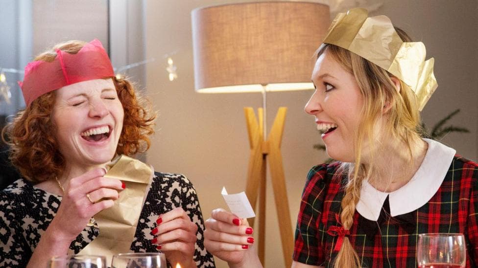 Groans and laughs: How Christmas cracker jokes are tested
