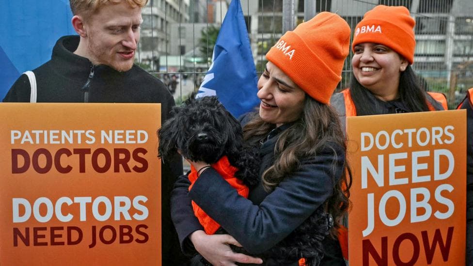Doctors start five-day strike as NHS bosses warn flu wave will cause extra disruption